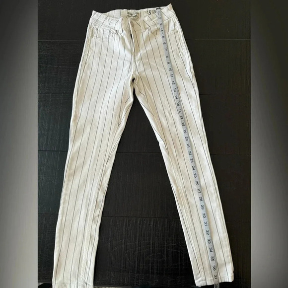 Indigo Rein Women's Striped Denim Ankle Jeans Size 3 Black & White Stripes - Picture 8 of 9